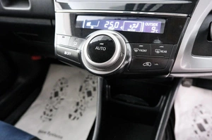 Универсал Toyota Prius Alpha 2016 года, 1429000 рублей, Красноярск