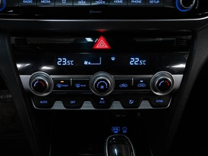 Седан Hyundai Elantra 2019 года, 1648000 рублей, Ставрополь