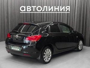 Хетчбэк Opel Astra 2011 года, 650000 рублей, Красноярск
