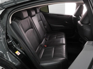 Седан Lexus ES 2019 года, 4239000 рублей, Воронеж