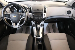 Седан Chevrolet Cruze 2013 года, 749000 рублей, Омск