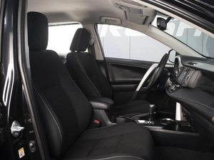 Внедорожник Toyota RAV4 2017 года, 2440000 рублей, Омск