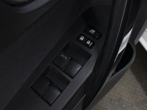 Хетчбэк Toyota Auris 2015 года, 1599000 рублей, Омск