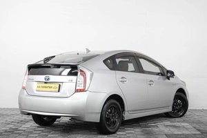 Лифтбек Toyota Prius 2012 года, 1049000 рублей, Кемерово