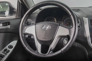 Седан Hyundai Solaris 2014 года, 629000 рублей, Томск