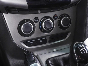 Седан Ford Focus 2013 года, 979000 рублей, Ростов-на-Дону