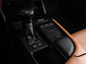 Седан Lexus ES 2019 года, 2949000 рублей, Тюмень