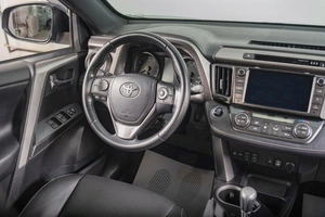 Внедорожник Toyota RAV4 2019 года, 2499000 рублей, Томск