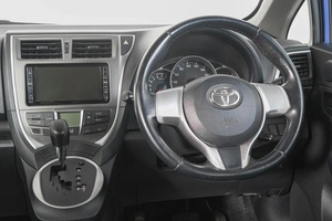 Хетчбэк Toyota Ractis 2010 года, 879000 рублей, Кемерово