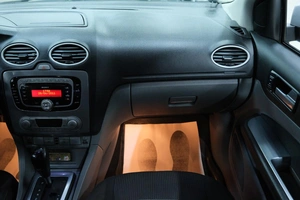 Седан Ford Focus 2010 года, 899000 рублей, Омск