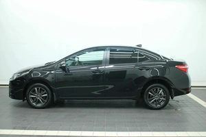 Седан Toyota Corolla 2017 года, 1400000 рублей, Красноярск
