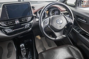 Внедорожник Toyota C-HR 2019 года, 1899000 рублей, Барнаул