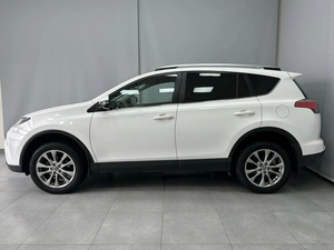 Внедорожник Toyota RAV4 2018 года, 2644990 рублей, Красноярск
