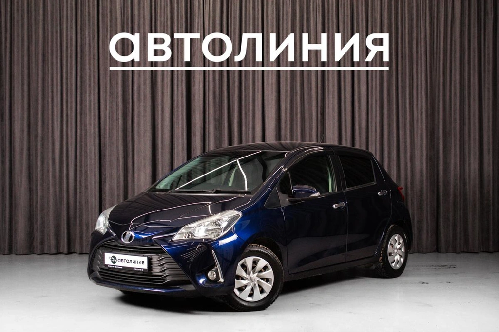 Хетчбэк Toyota Vitz 2018 года, 1089000 рублей, Красноярск