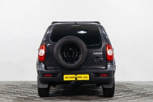 Внедорожник Chevrolet Niva 2018 года, 599000 рублей, Сургут