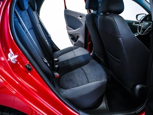 Седан Hyundai Solaris 2015 года, 990000 рублей, Красноярск