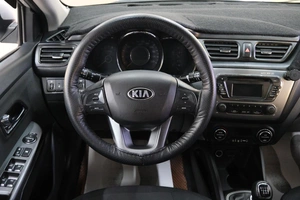 Седан Kia Rio 2014 года, 699000 рублей, Омск