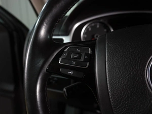 Внедорожник Volkswagen Touareg 2013 года, 2749000 рублей, Воронеж