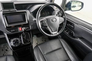 Минивэн Toyota Esquire 2021 года, 3089000 рублей, Красноярск