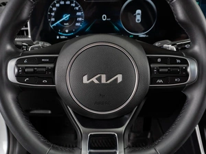 Седан Kia K5 2022 года, 3000000 рублей, Тюмень