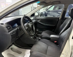 Седан Toyota Corolla 2005 года, 499000 рублей, Ачинск