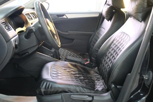 Седан Volkswagen Jetta 2011 года, 919000 рублей, Омск