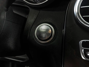 Седан Mercedes-benz C-класс 2017 года, 2459000 рублей, Тюмень