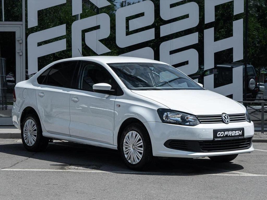Седан Volkswagen Polo 2015 года, 720000 рублей, Волгоград