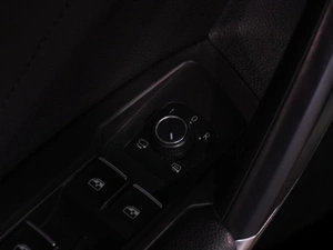 Внедорожник Volkswagen Tiguan 2017 года, 2414000 рублей, Воронеж