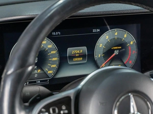 Седан Mercedes-benz E-класс 2018 года, 2879000 рублей, Сургут