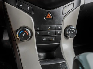 Хетчбэк Chevrolet Cruze 2012 года, 699000 рублей, Воронеж