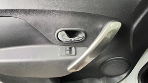 Седан Renault Logan 2018 года, 990000 рублей, Нижневартовск