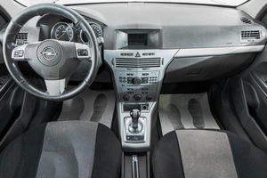 Хетчбэк Opel Astra 2010 года, 489000 рублей, Барнаул
