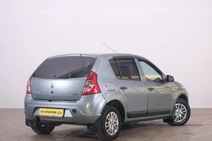Хетчбэк Renault Sandero 2010 года, 389000 рублей, Омск