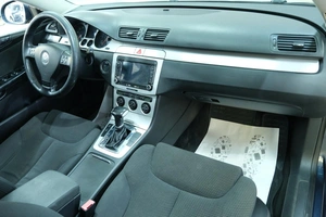 Седан Volkswagen Passat 2008 года, 799000 рублей, Омск