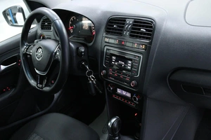 Седан Volkswagen Polo 2017 года, 958000 рублей, Солонцы