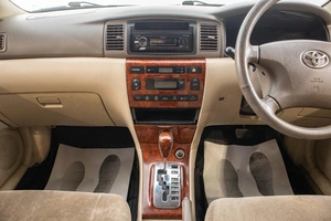 Седан Toyota Corolla 2001 года, 589000 рублей, Барнаул