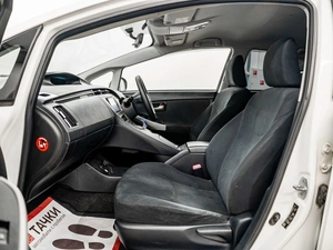 Лифтбек Toyota Prius 2012 года, 1235000 рублей, Красноярск