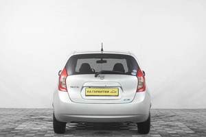 Хетчбэк Nissan Note 2012 года, 909000 рублей, Кемерово