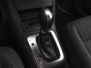 Внедорожник Volkswagen Tiguan 2011 года, 1299000 рублей, Саратов