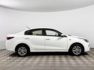 Седан Kia Rio 2018 года, 809900 рублей, Казань
