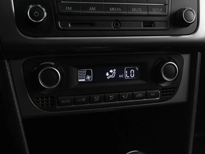 Седан Volkswagen Polo 2016 года, 1079000 рублей, Тюмень