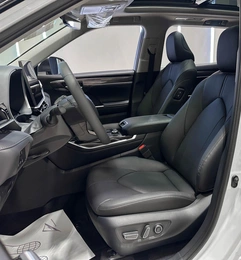Внедорожник Toyota Highlander 2025 года, 4927000 рублей, Красноярск