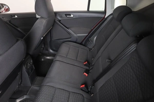 Внедорожник Volkswagen Tiguan 2010 года, 1089000 рублей, Пермь