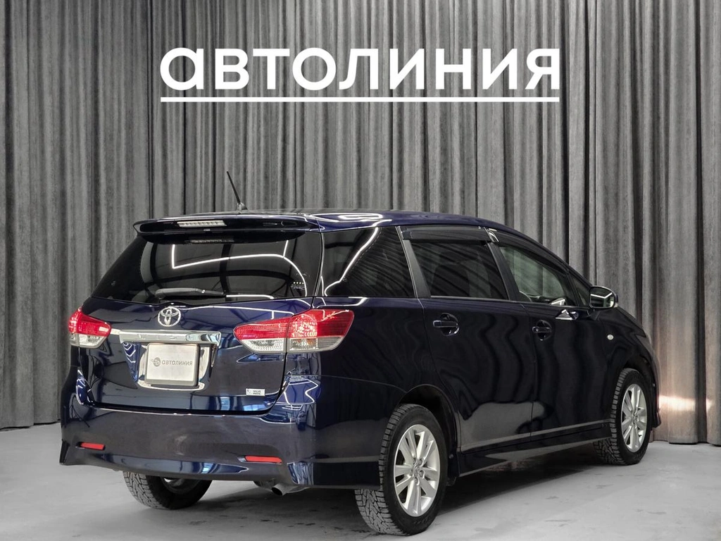 Минивэн Toyota Wish 2012 года, 1360000 рублей, Красноярск