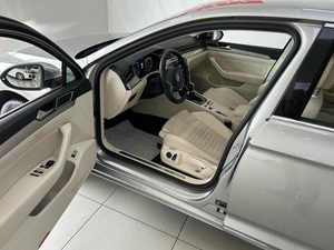 Седан Volkswagen Passat 2016 года, 1700000 рублей, Смоленск