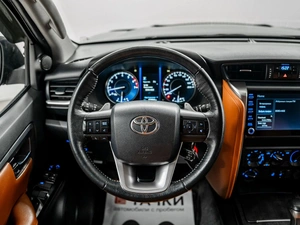 Внедорожник Toyota Fortuner 2021 года, 4500000 рублей, Красноярск