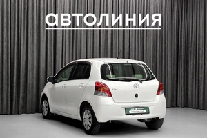 Хетчбэк Toyota Vitz 2009 года, 650000 рублей, Красноярск