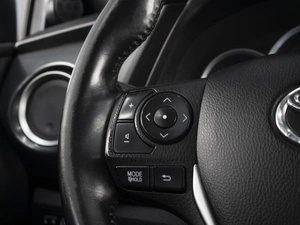 Хетчбэк Toyota Auris 2012 года, 1160000 рублей, Омск