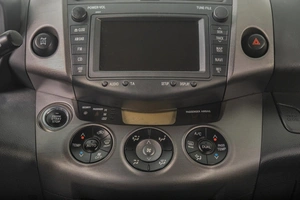 Внедорожник Toyota RAV4 2010 года, 1649000 рублей, Томск